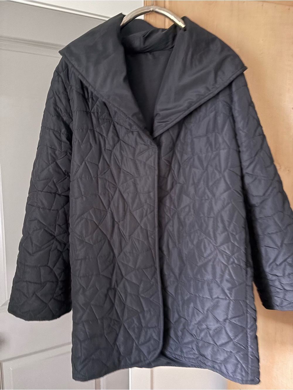 Women's Quilted Black Coat with Wide Collar